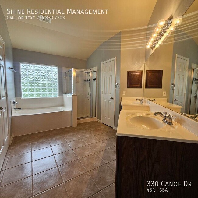 Building Photo - 330 Canoe Dr