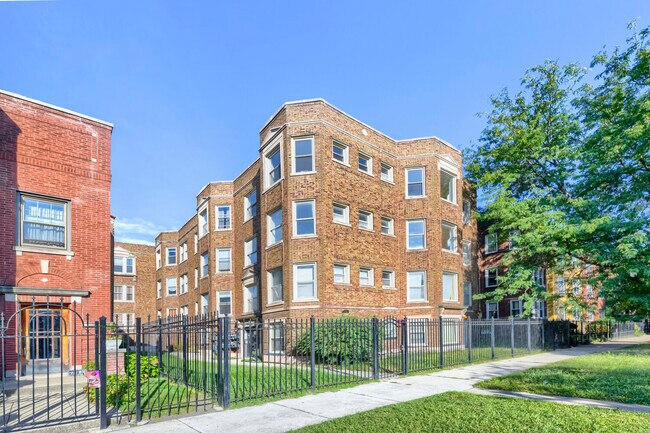 Building Photo - 7724 S Cornell Ave