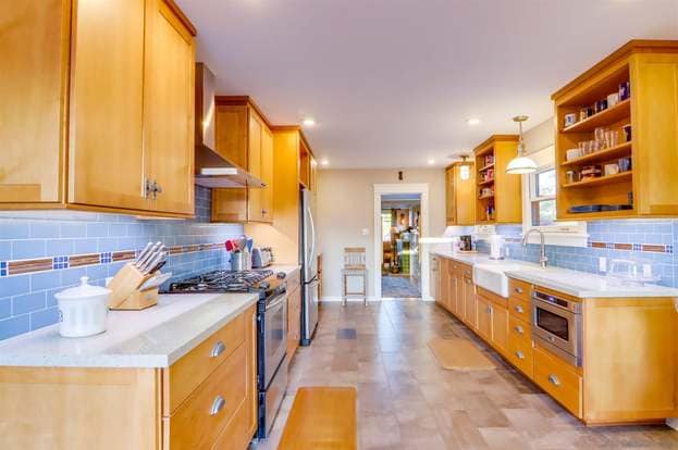 Building Photo - 3370 Bancroft St