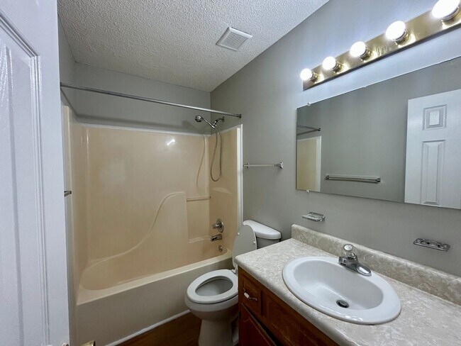 Building Photo - 1225 Cobblestone Ln