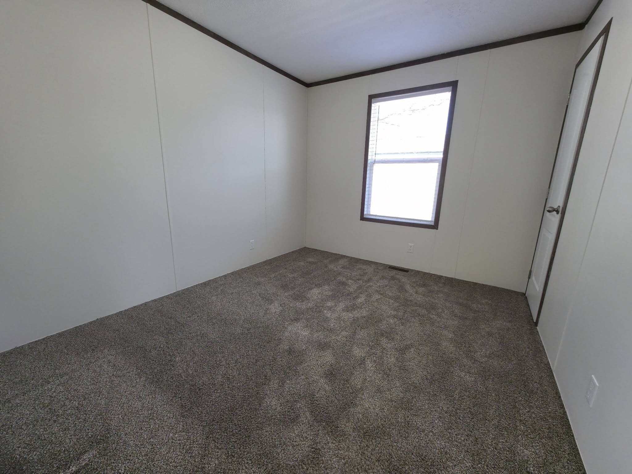 Building Photo - 1319 W Plum St