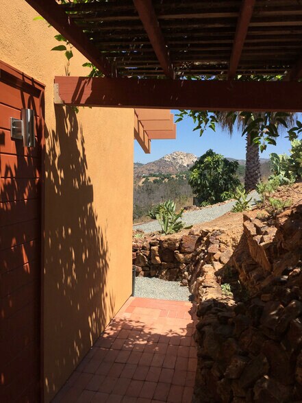 Building Photo - 3900 Paso Oro Verde