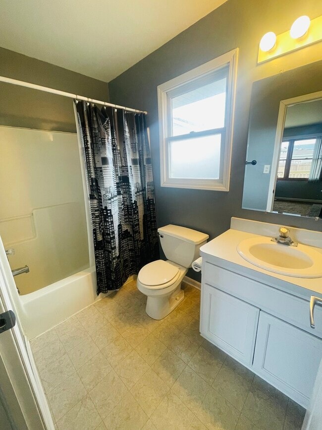 Building Photo - 6906 Townsend Blvd