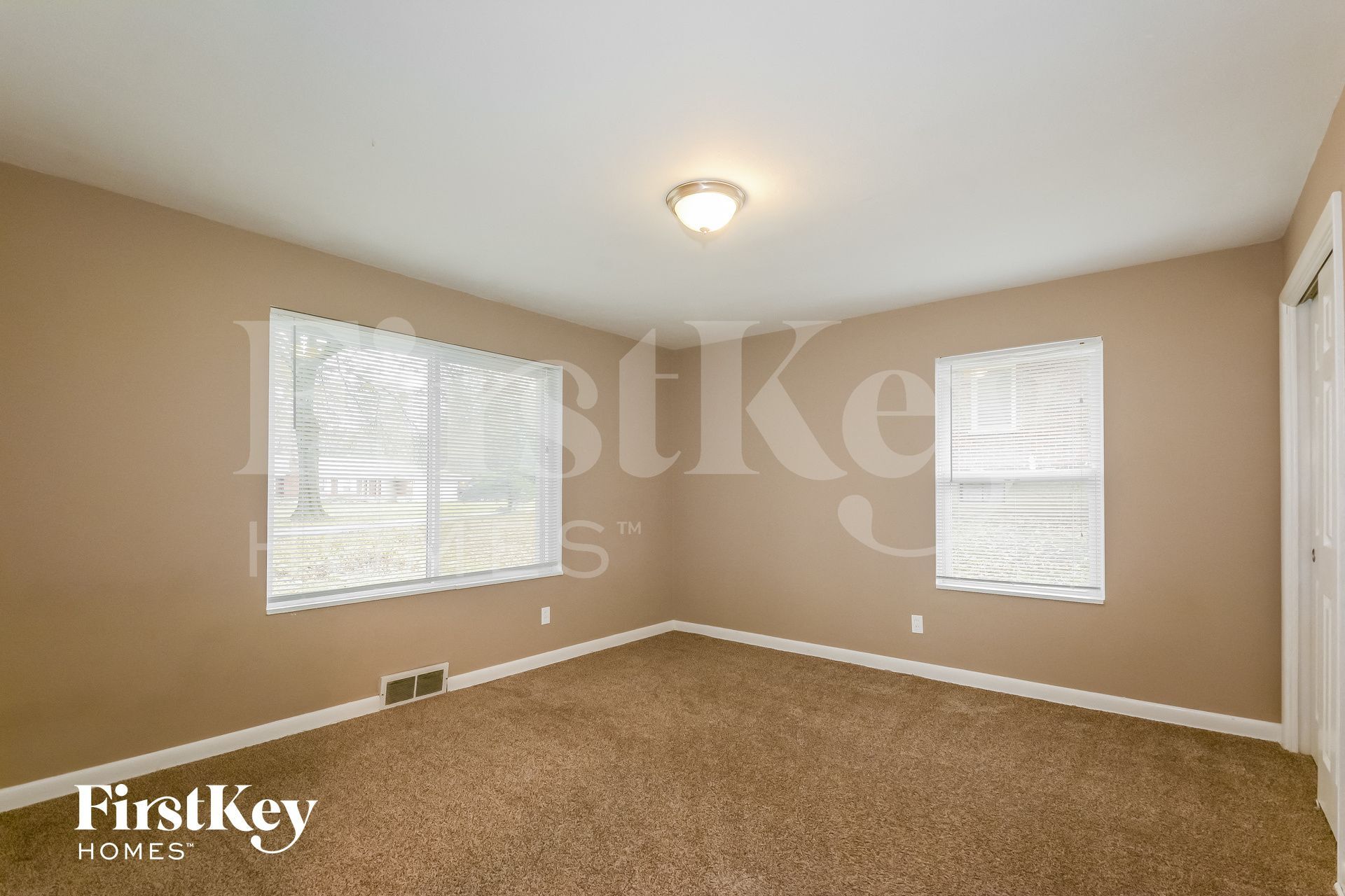 Building Photo - 10220 Capitol Dr