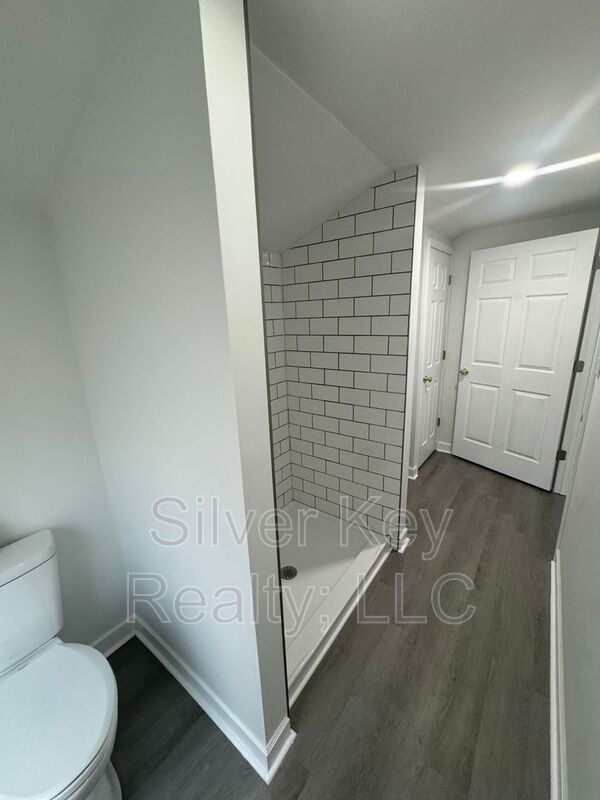 Building Photo - 154 S Jackson St