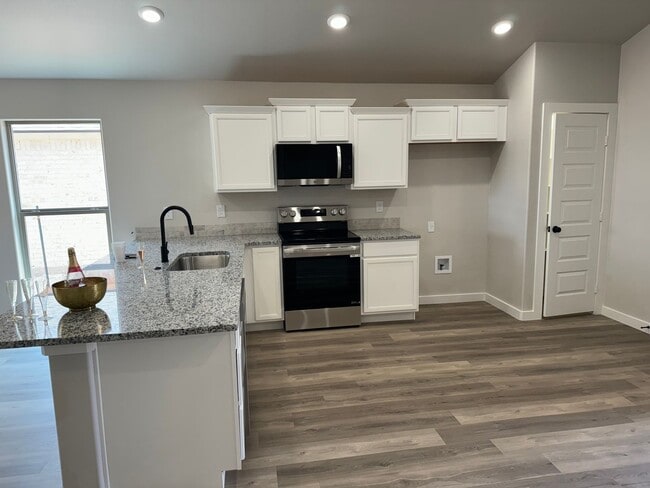 Building Photo - Located in the meadows Brand newer constru...