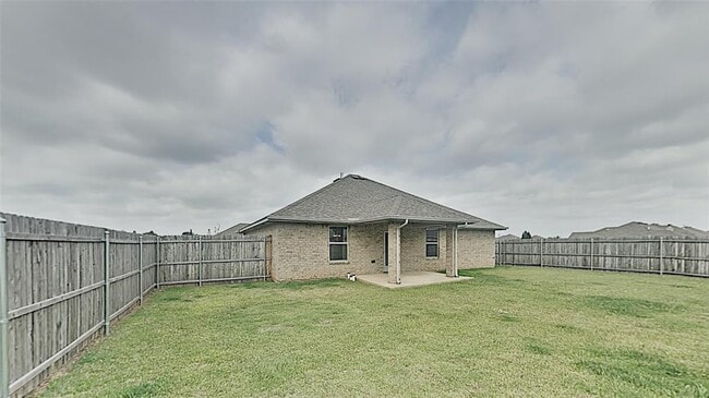 Building Photo - 4601 Oasis Ln