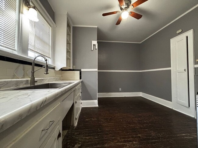 Building Photo - Ingleside