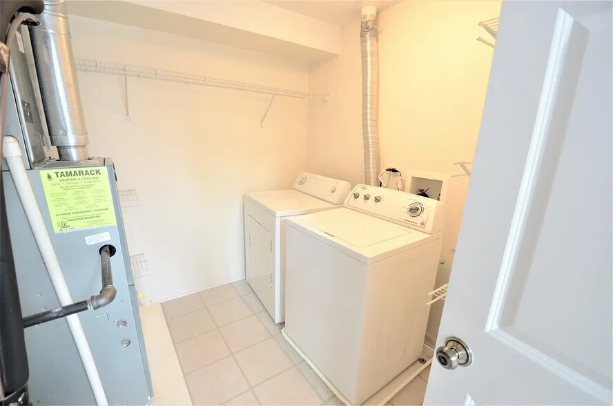 Building Photo - 2227 Waterleaf Ct