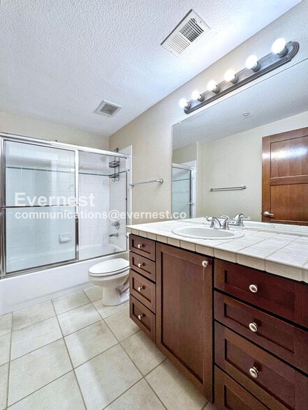 Building Photo - 1080 E 13th Ave