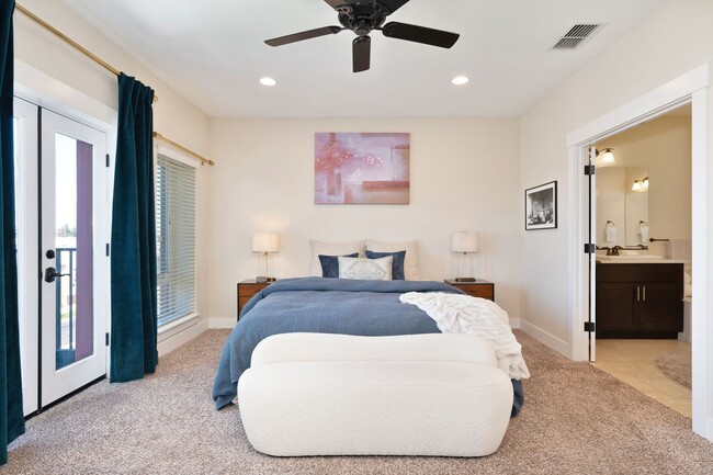 Building Photo - 3 bedroom | 2.5 bathroom | Crocker Village Brownstone