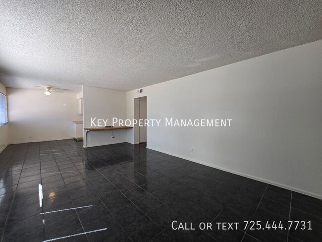 Building Photo - 2 Bedroom 1 Bath Condo Near Cheyenne and R...