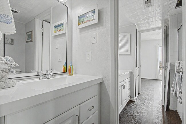 Building Photo - 307 Yacht Club Ln