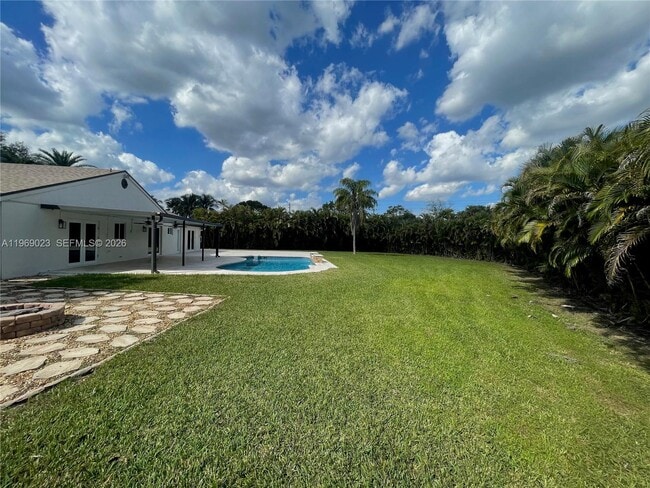 Building Photo - 4960 SW 119th Ave