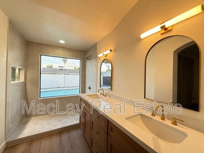 Building Photo - 1720 W Highland St