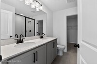 Building Photo - 1450 Victoria Blvd