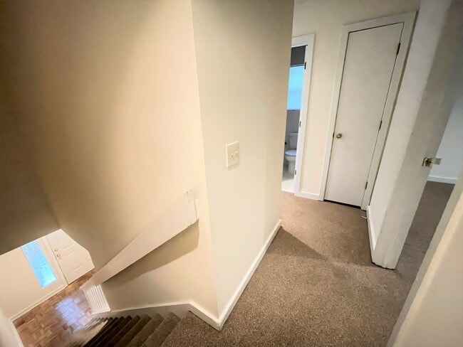 Building Photo - Nice 2br townhome in quiet neighborhood, r...