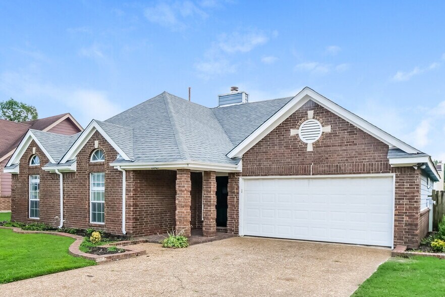 Building Photo - 6643 Collins Way Dr