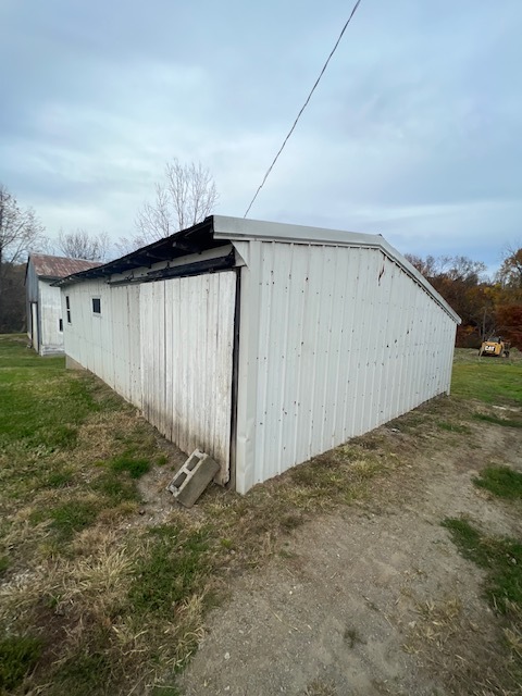 Building Photo - 682 W Clark Rd