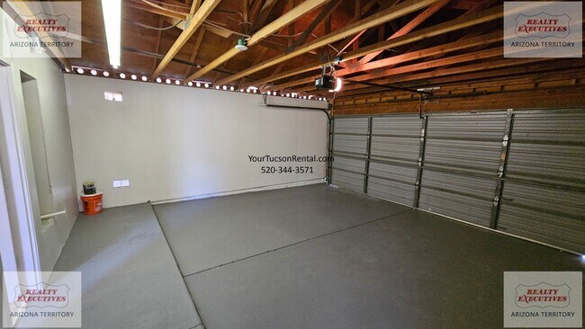 Building Photo - 1st Ave & Irvington Rd area 3 bedroom with AC