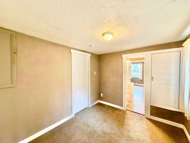 Building Photo - 3074 S Elati St