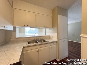 Building Photo - 311 E San Antonio Ave