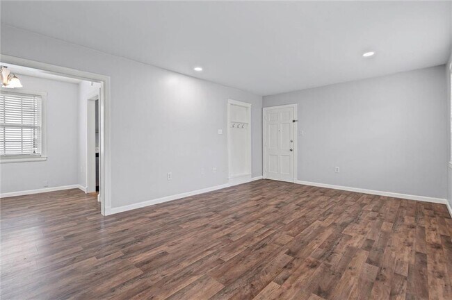 Building Photo - 214 Upham St