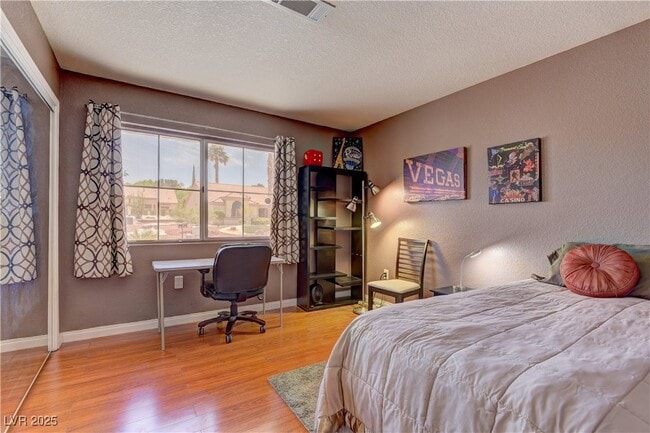 Building Photo - 8912 Signal Terrace Dr