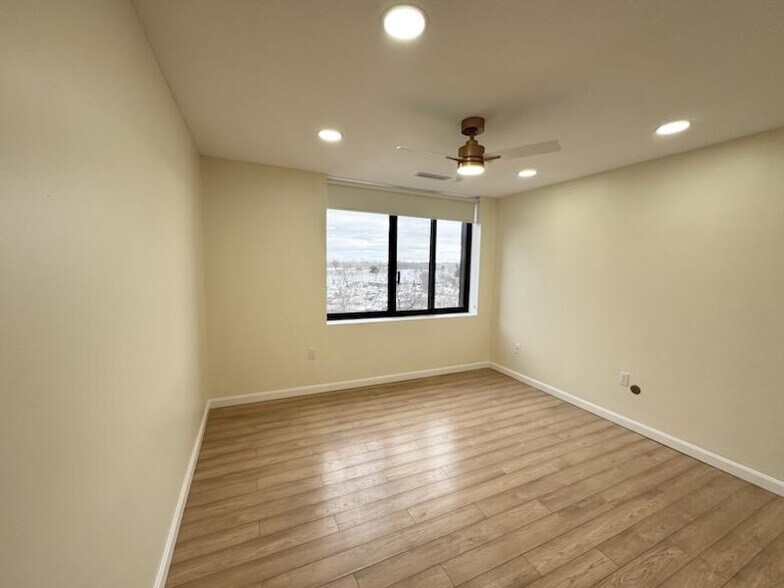 Bedroom - 1004 Paradise Rd