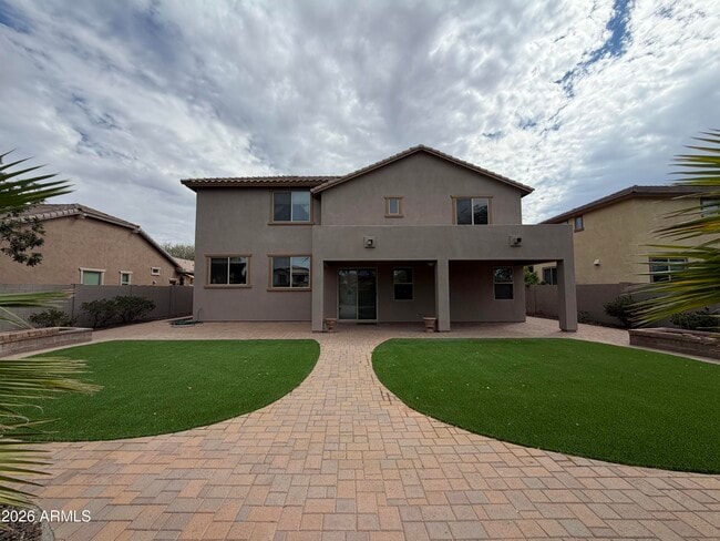 Building Photo - 722 E Sipapu Dr