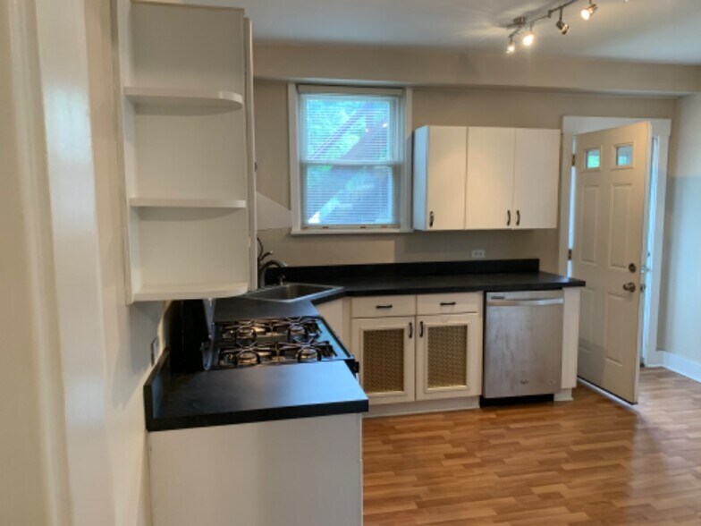 Building Photo - 313 Augusta St