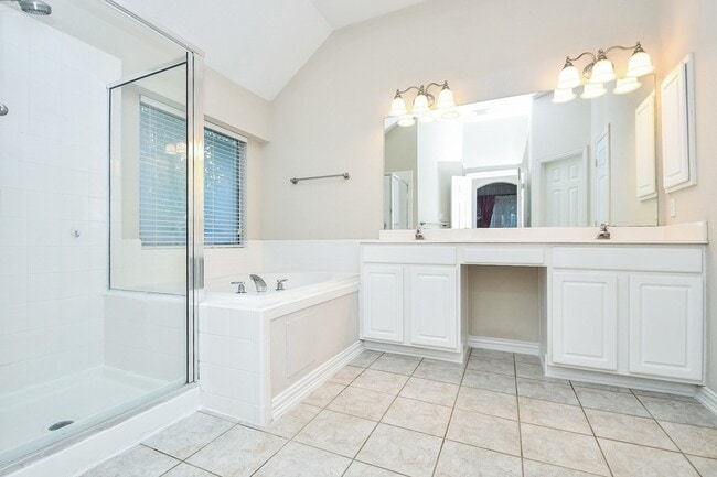 Building Photo - 7835 Stone Oak Ct