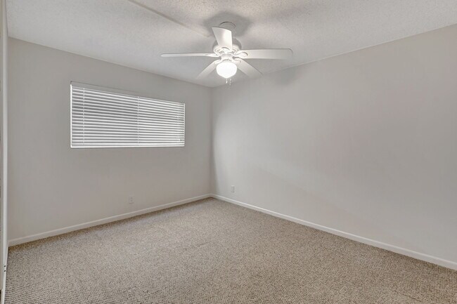 Building Photo - 2845 SW 22nd Ave