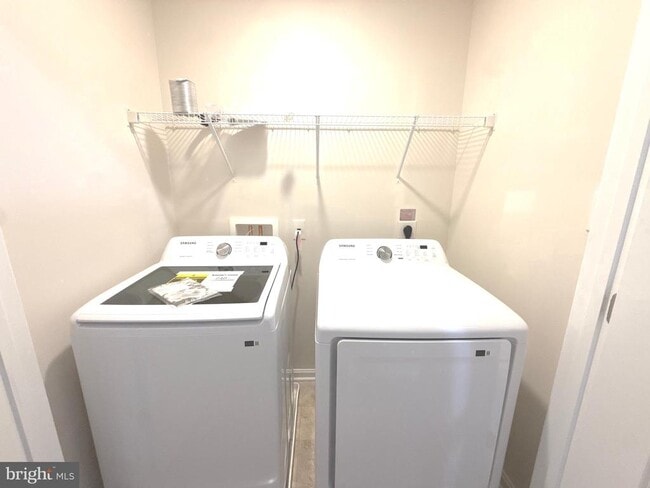 Building Photo - 189 Magellan Dr