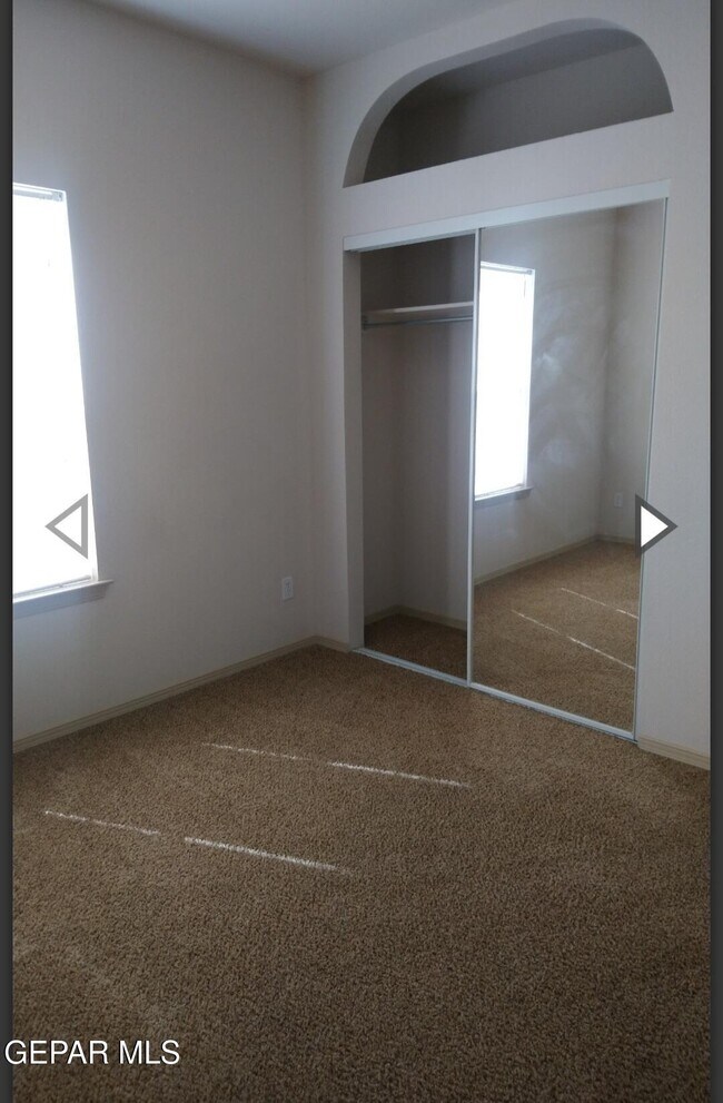 Building Photo - 6700 Cabana Del Sol Dr