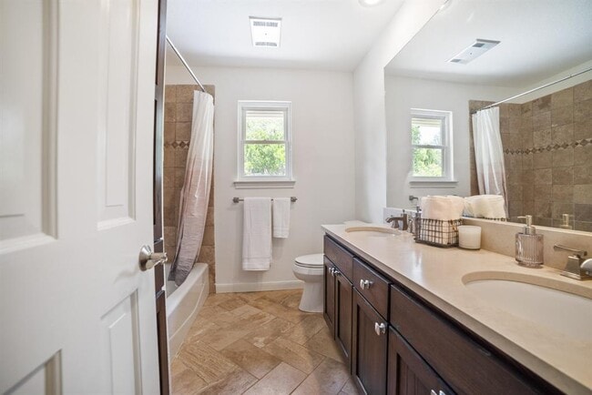 Building Photo - 1702 Crested Butte Dr