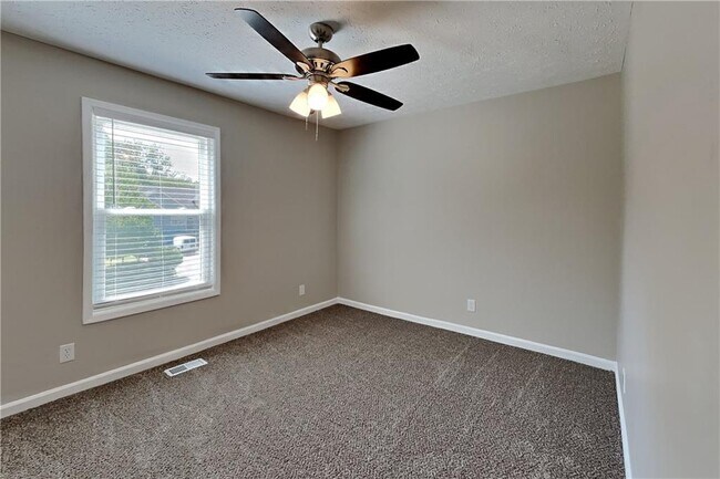 Building Photo - 979 Tyrell Dr