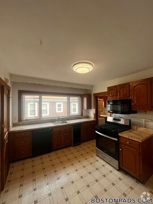 Building Photo - 468-470-470 Gallivan Blvd