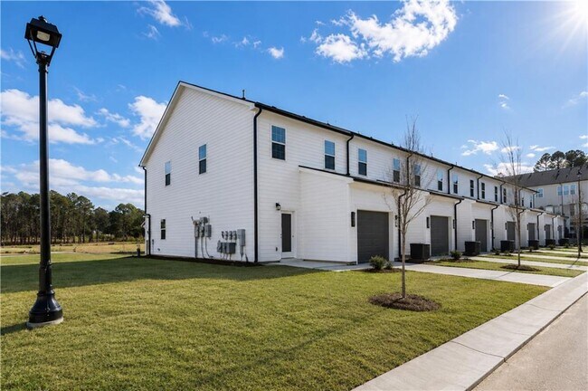 Building Photo - 1643 Winpost Ln NW