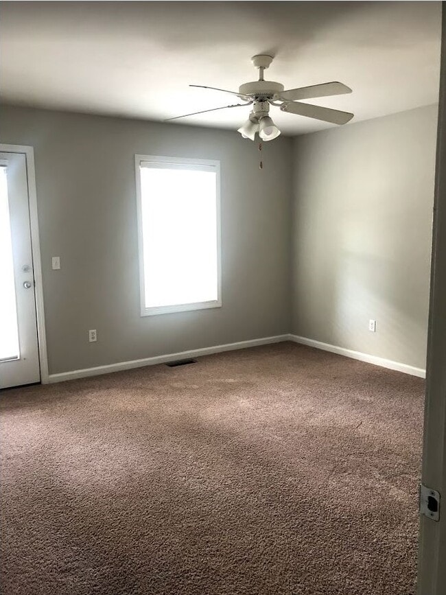 Building Photo - 1215 14th Ave