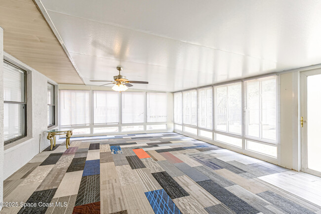 Building Photo - 930 Degroodt Rd SW