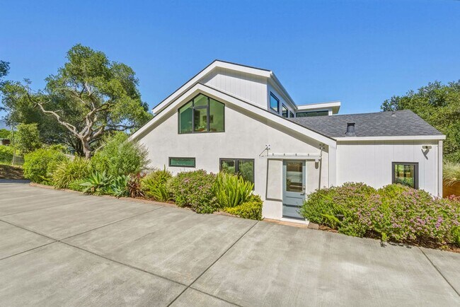 Building Photo - Beautifully Remodeled 4BR + Office Mill Valley Home — Furnished, Private 3/4-Acre Setting, Walk t...