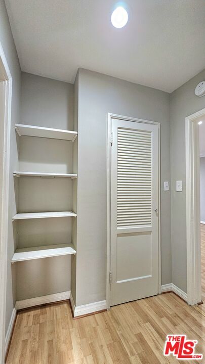 Building Photo - 1022 S Norton Ave