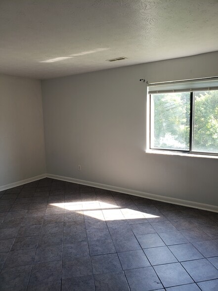 Bedroom - 2200 Augusta Blvd