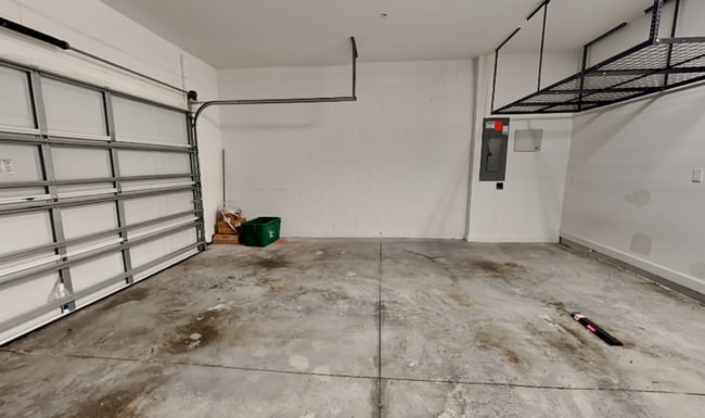 Building Photo - 895 Brutus Terrace