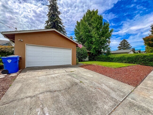 Building Photo - Charming Three Bedroom Home in North Napa