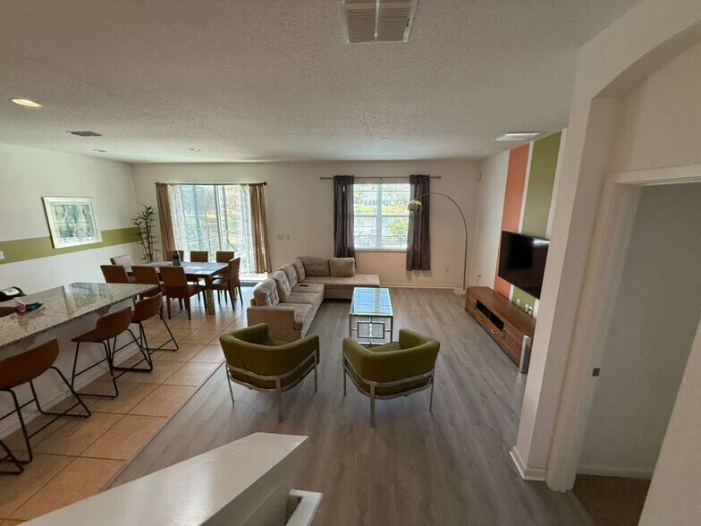 Building Photo - 230 Ballo Dr