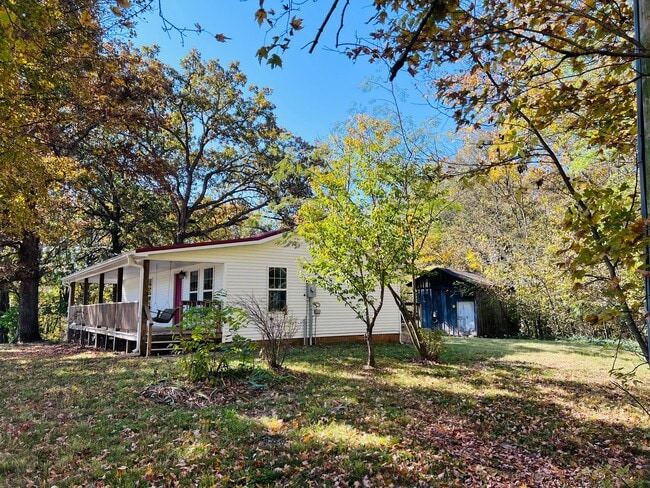 Building Photo - 2 bed 1.5 Bath Single Family Home