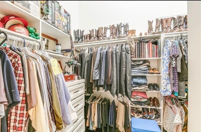 Building Photo - 1703 Patterson St