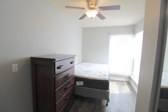 Building Photo - 1380 Hunters Rd